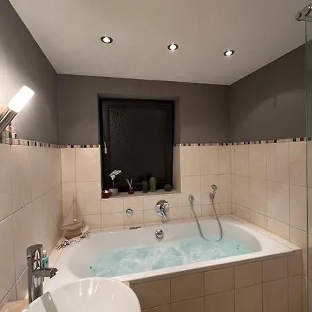 Thermen-glueck 3br 100qm Whirlpool-badewanne Apartamento *