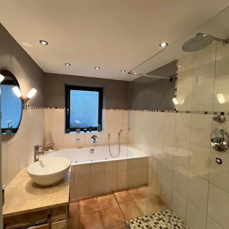 Apartment Thermen-glueck 3br 100qm Whirlpool-badewanne *